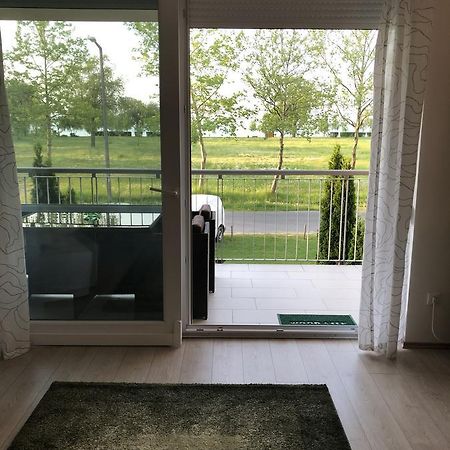 Relax Apartman Apartment Zamárdi Екстериор снимка